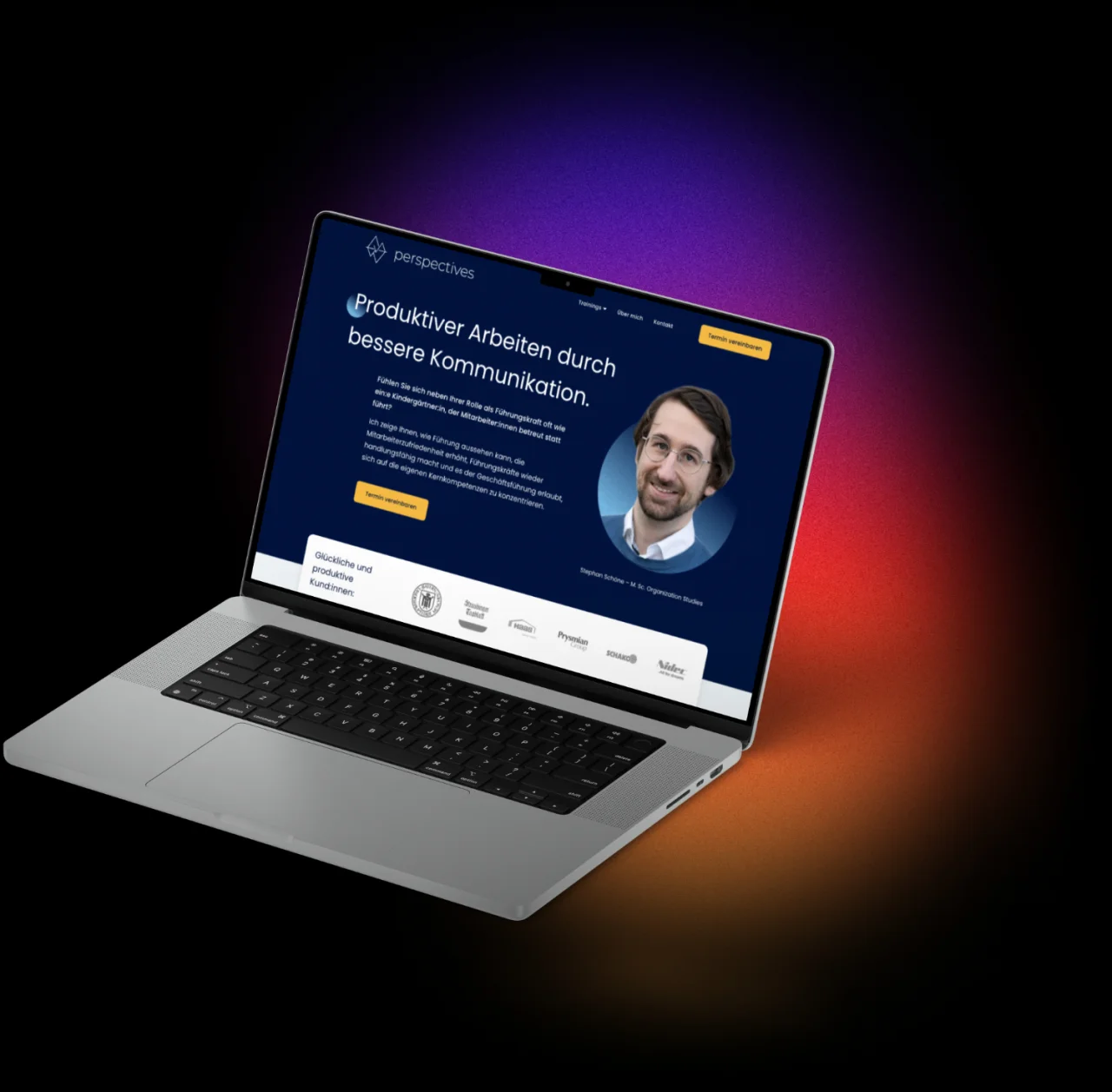 Stephan Schöne Website auf MacBook Pro.